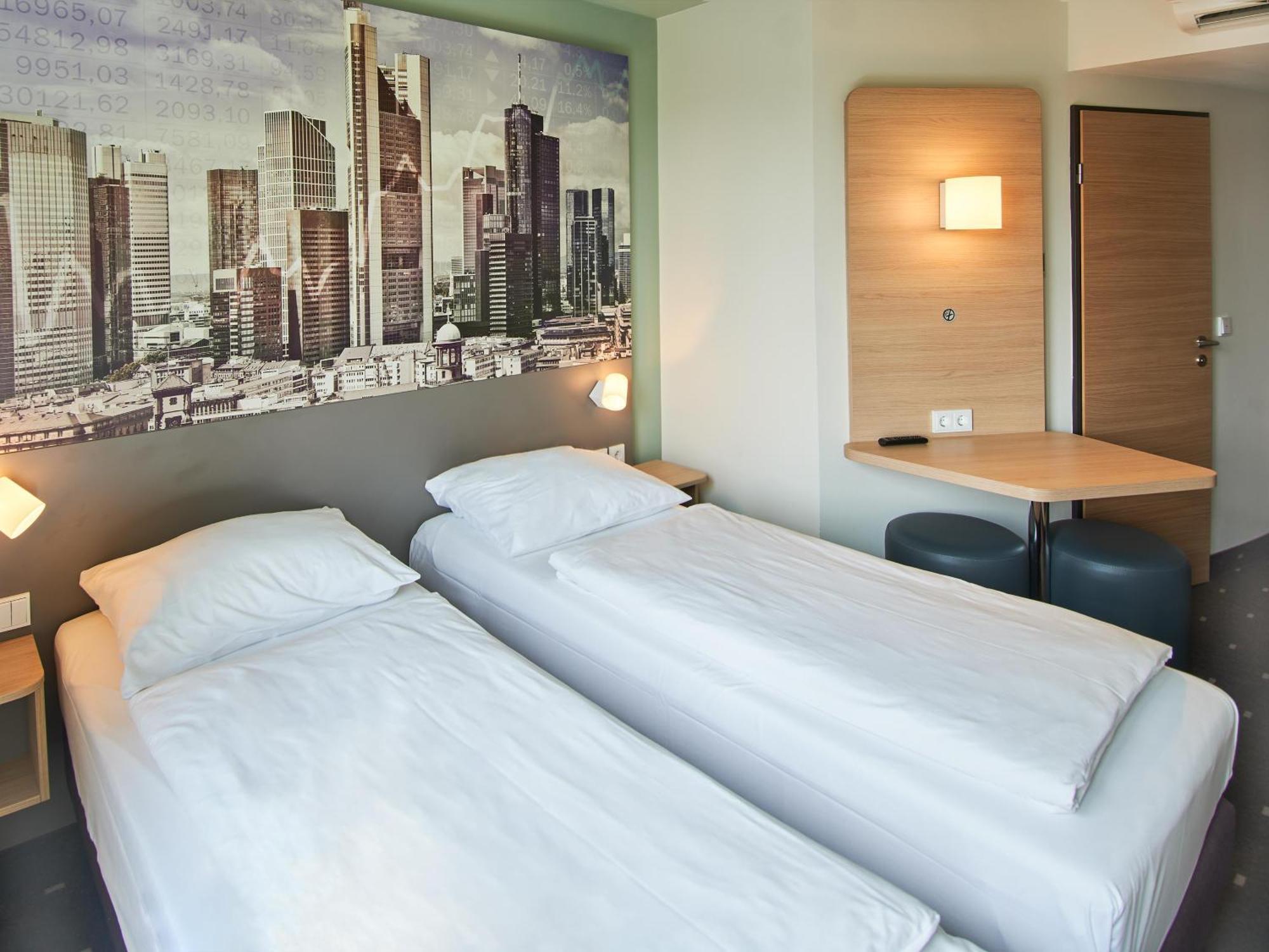 Frankfurt-west Hotel 3*